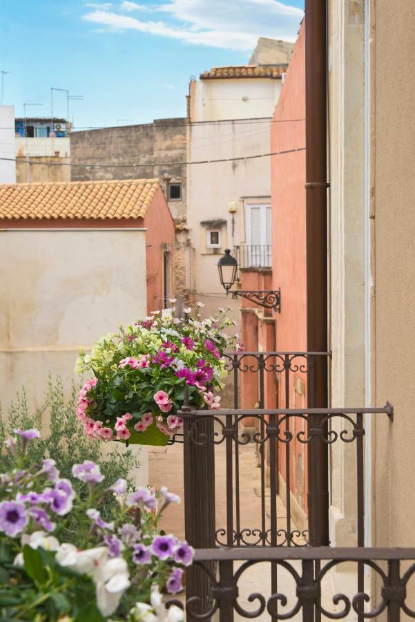 Le Tre Muse Villa Сиракуза Екстериор снимка
