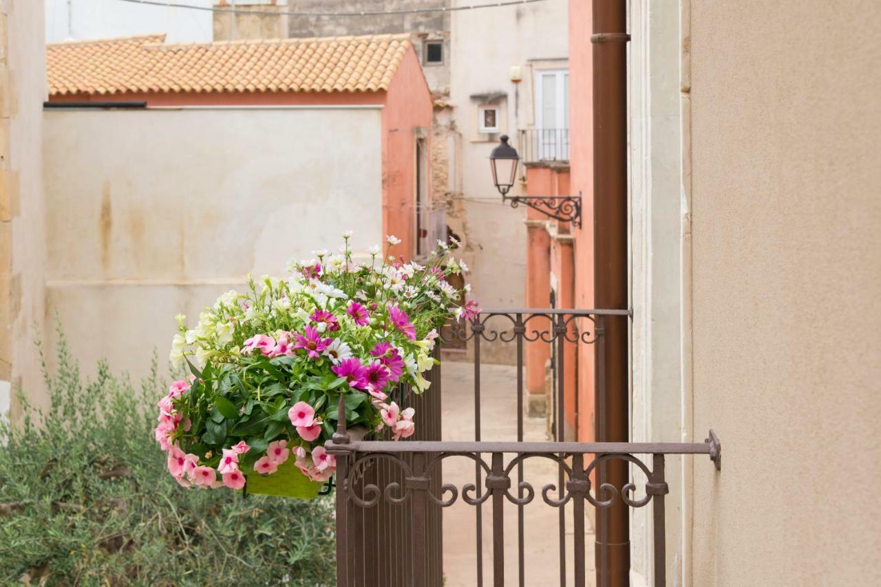 Le Tre Muse Villa Сиракуза Екстериор снимка