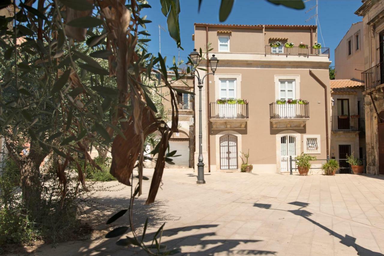 Le Tre Muse Villa Сиракуза Екстериор снимка