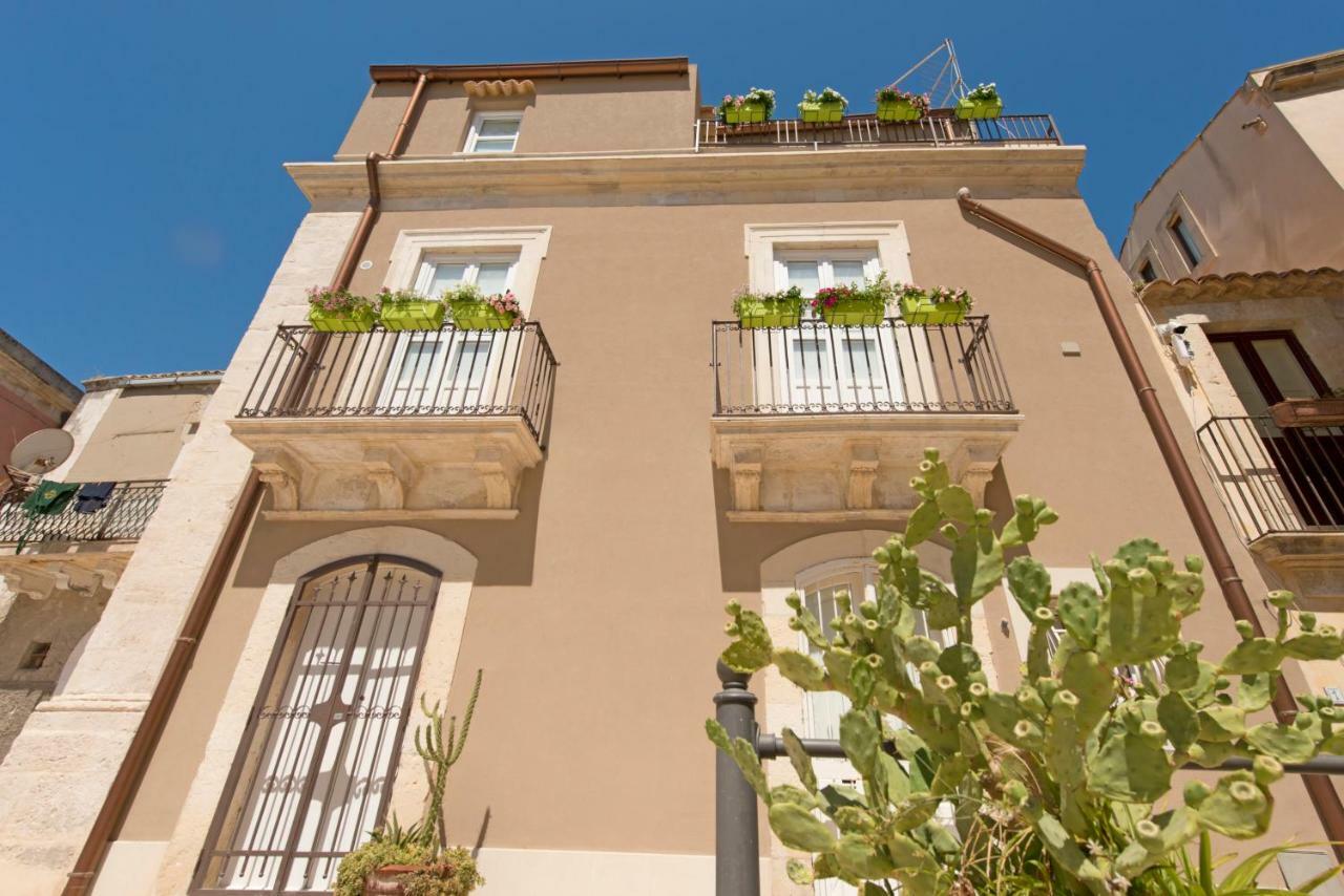 Le Tre Muse Villa Сиракуза Екстериор снимка